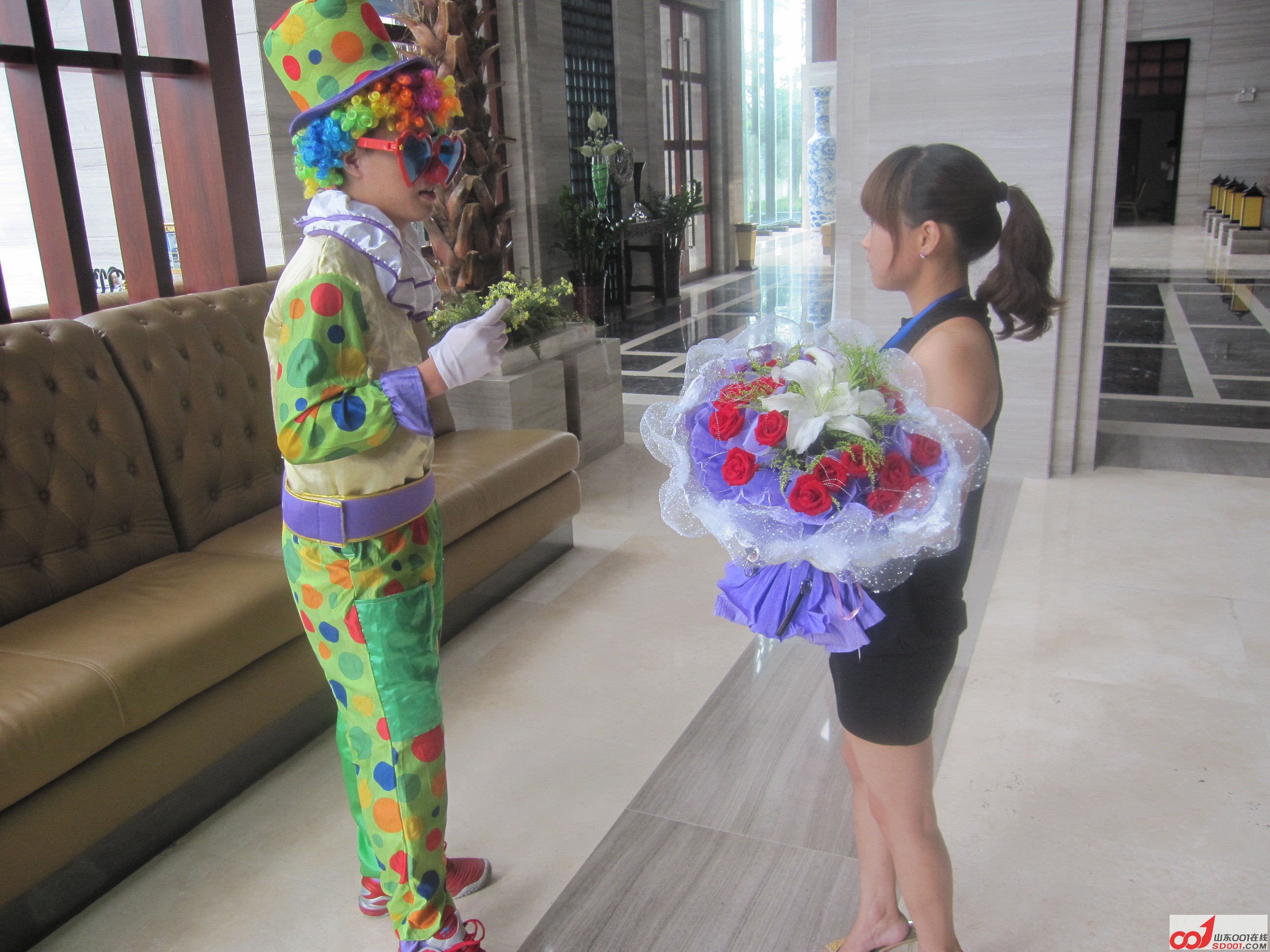 只要168!小丑鲜花送到家! 送鲜花送蛋糕巧克力