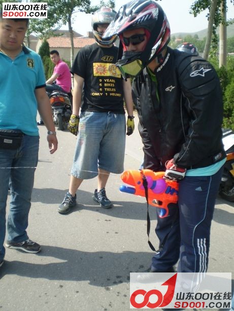 CA2NC9C76165.jpg