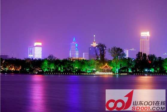 大明湖1.jpg