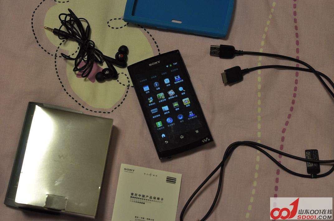 出自用3月99新索尼z1050国行16g蓝色,1600出