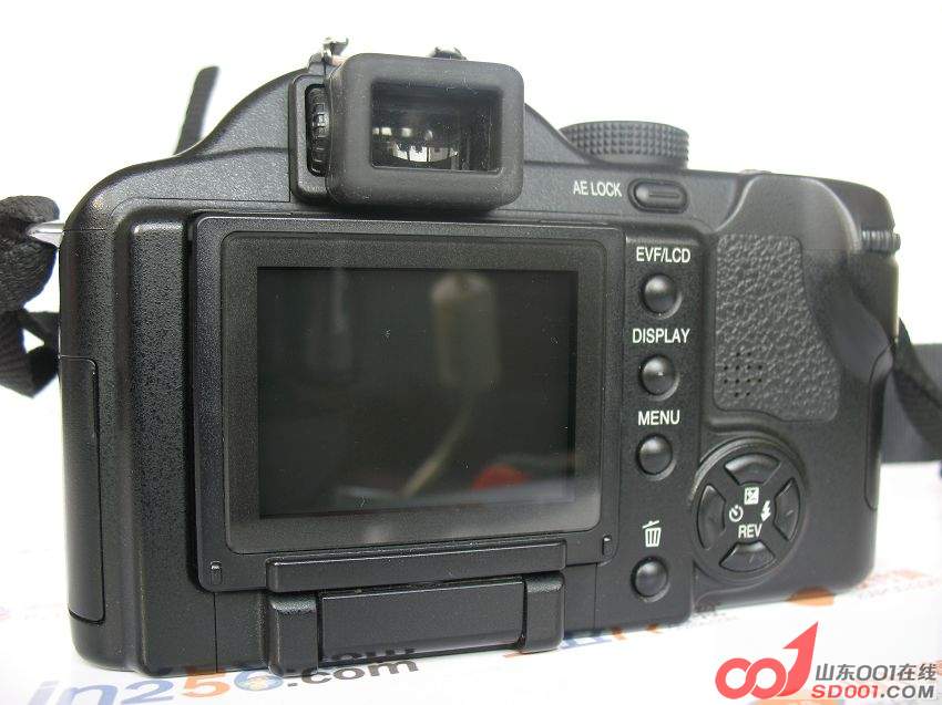 松下DMC-FZ30 1\/1.8英寸CCD 徕卡12倍光变(