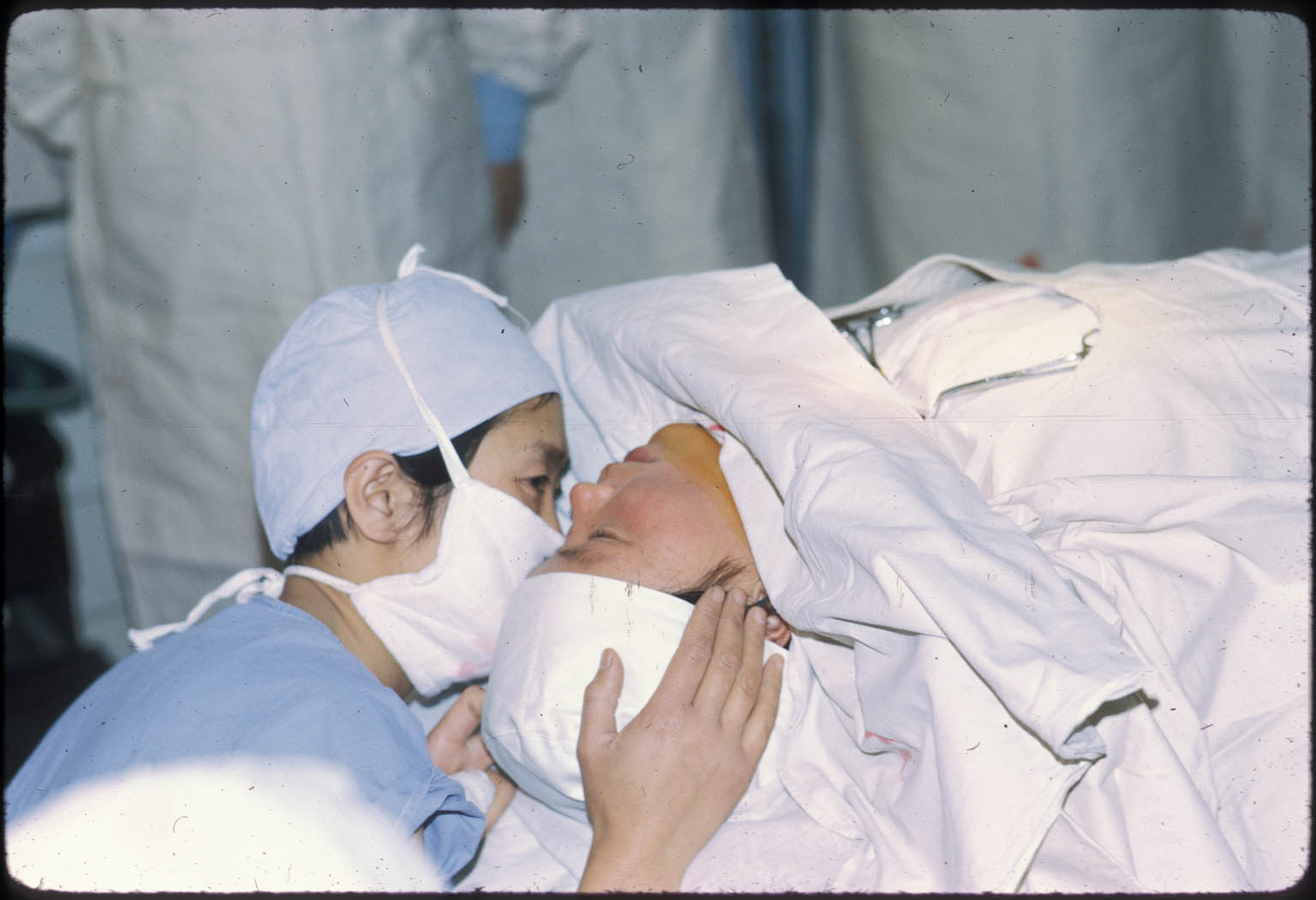 �𺳣�����������Ӱʦ��22����Ƭ��ԭ1972����ϵĴ���