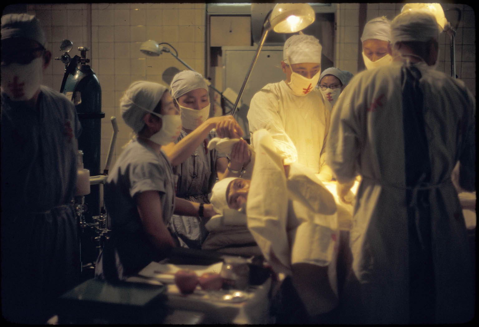 �𺳣�����������Ӱʦ��22����Ƭ��ԭ1972����ϵĴ���