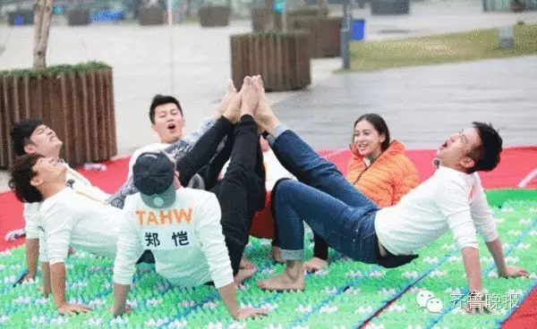 ����������¼�ƽ�Ŀ�ˣ�����Ȫ�ǹ㳡��˺���ƣ���������У�