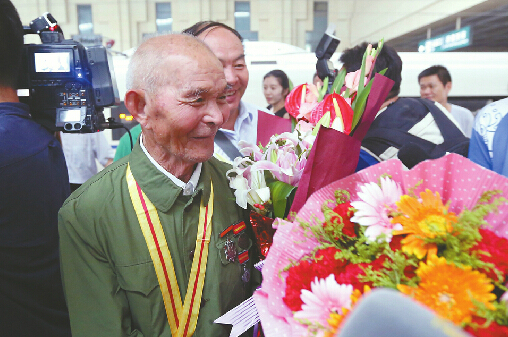 Ӣ�۹�����ɽ����ս�ϱ��򷵻ؼ��� 