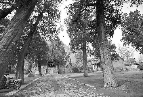 �峯��ǰ��ɽ�Ǽ���������ʤ֮һ ������һս��һʫ��һ��