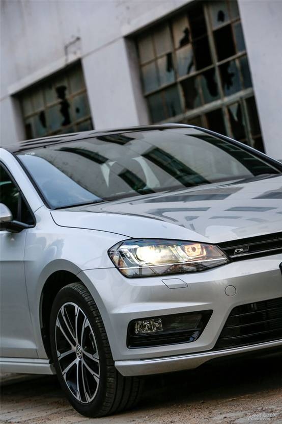 ɹɹ�ҵ�СR���߶���R-LINE�ᳵС�ǣ�ת��