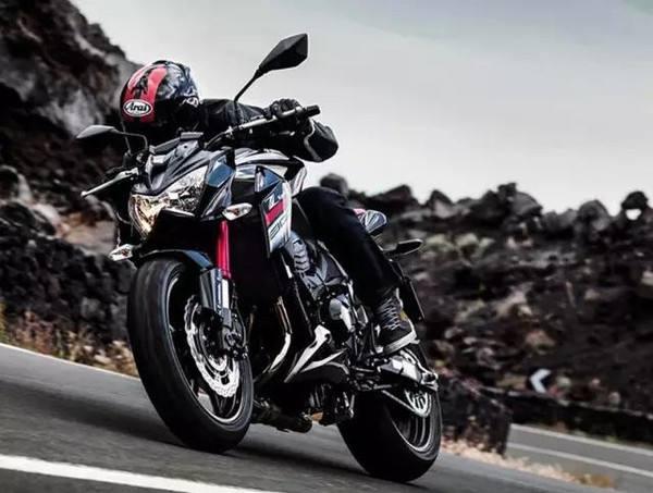 ��ŭ�Ĵ� �ֳ� ���� Kawasaki Z800-2.jpg