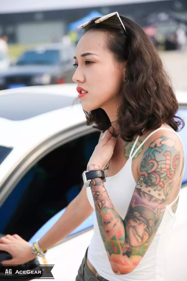 �����Ĺ���˭���� �����˽�iAcro Lady���еĸ�װ��-5.jpg