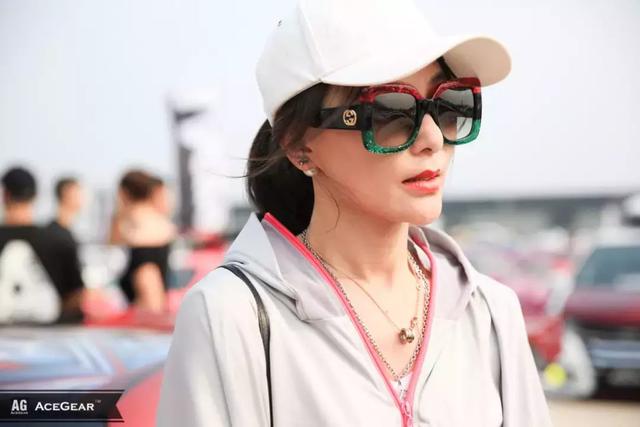 �����Ĺ���˭���� �����˽�iAcro Lady���еĸ�װ��-15.jpg