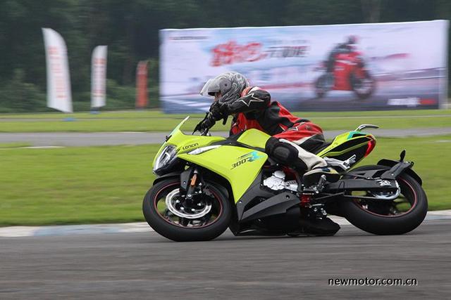 �๦�������������� ���¡���޼�300RR-14.jpg