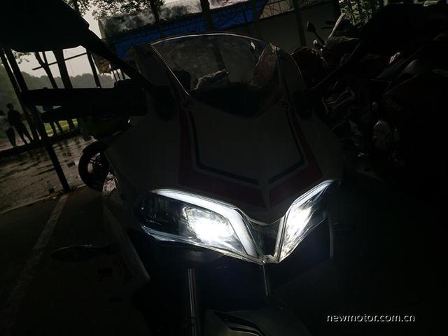 �๦�������������� ���¡���޼�300RR-6.jpg