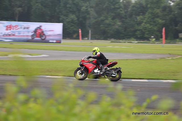 �๦�������������� ���¡���޼�300RR-17.jpg