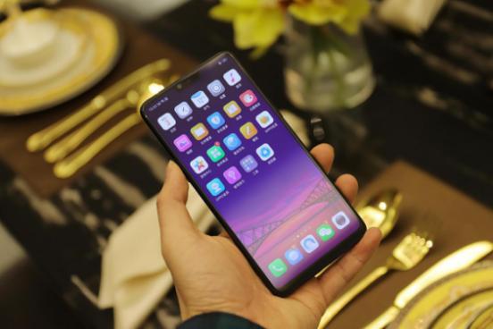 �������ѡ���ֻ���OPPO R15���ֹ�Ч�ĳ�Ư����Ƭ-1.jpg