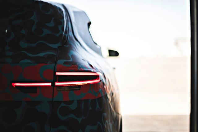 �����׿�糵�� EQC ���·��������綯���г�֮��һ������-4.jpg