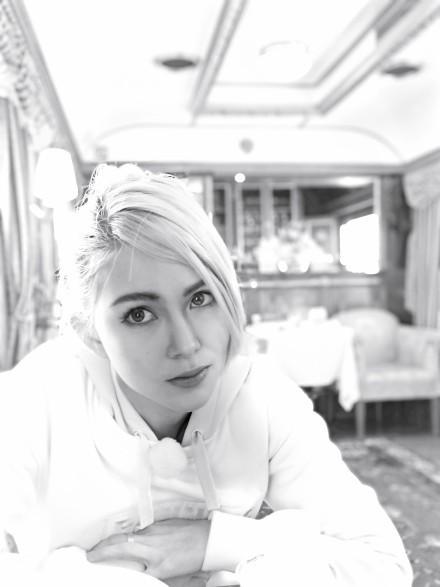 ֣�����������պڰ�ɫ���Դ�Ƭ�ʸ� ��Ӱ��ʦ����-1.jpg