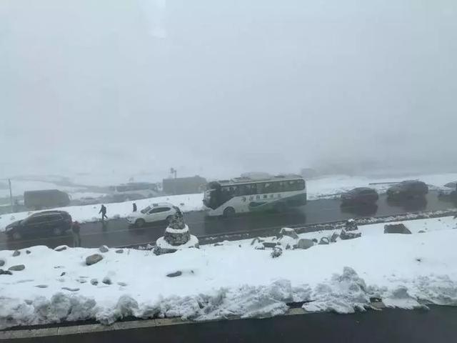 ���վ۽���ǧ�೵��ѩҹ�����Ĵ��۶�ɽ �������ȱ���-7.jpg