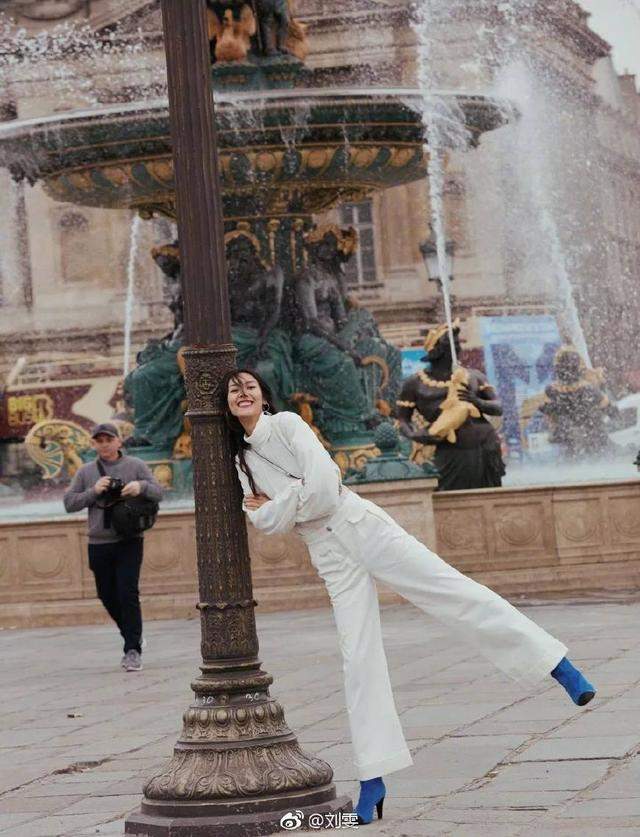 ��һ���θ���ο��� ����ѧ����6�� �������������ĳ��߱Ƹ���Ƭ-2.jpg