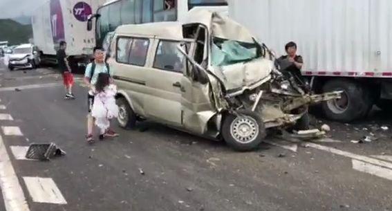 ɲ��ס�������Ƹ����Ϲҳ���ײ 20 ������-3.jpg