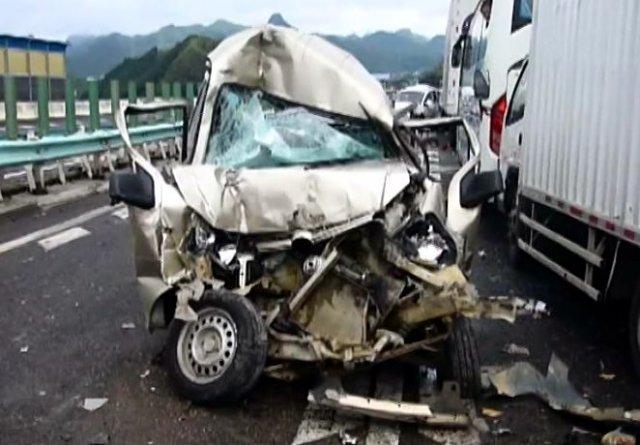 ɲ��ס�������Ƹ����Ϲҳ���ײ 20 ������-2.jpg