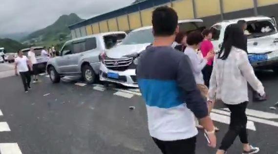 ɲ��ס�������Ƹ����Ϲҳ���ײ 20 ������-8.jpg