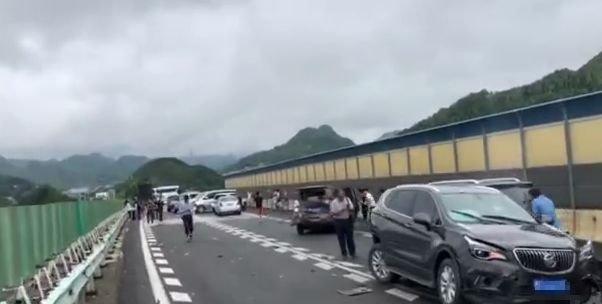 ɲ��ס�������Ƹ����Ϲҳ���ײ 20 ������-9.jpg