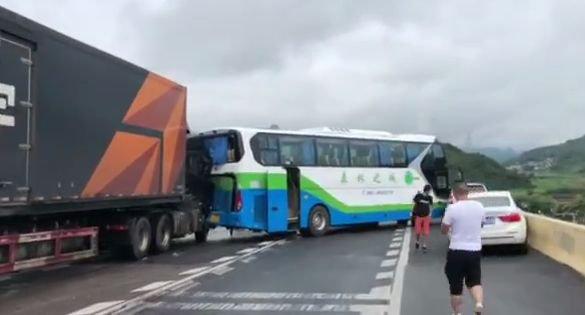 ɲ��ס�������Ƹ����Ϲҳ���ײ 20 ������-11.jpg