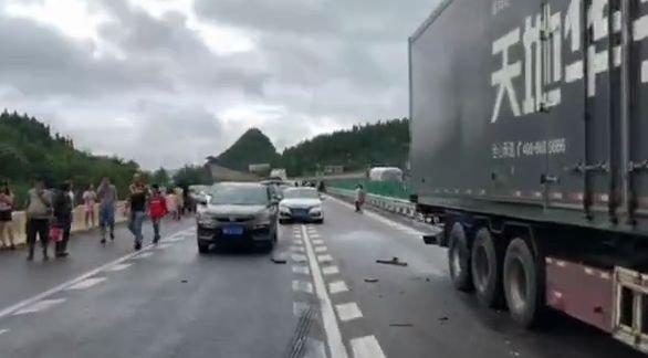 ɲ��ס�������Ƹ����Ϲҳ���ײ 20 ������-14.jpg