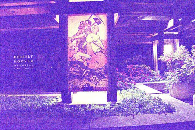 ��Ӱ�����˹�������ͼ��Ϊ�㻹ԭ������Ƭ ���ְ�˹���ڳ�ͣ��-3.jpg