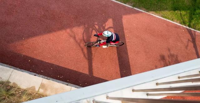 ��һ���ĵ�����Ů ��С��硱������̽������-5.jpg