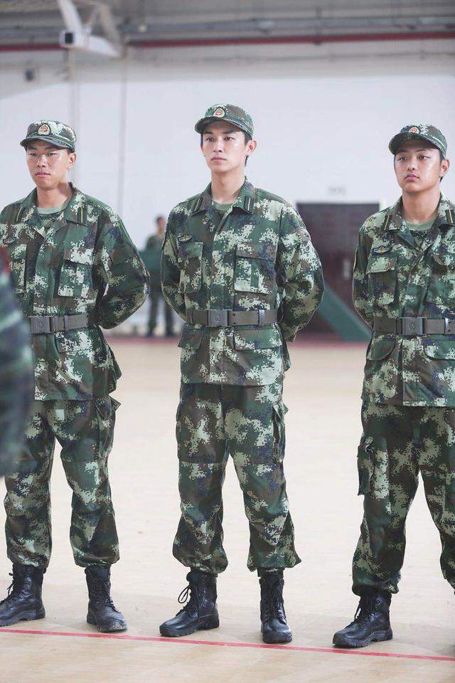 �������Բʾ�װ��Ƭ�ع� �ˬӢ�����԰�����-3.jpg