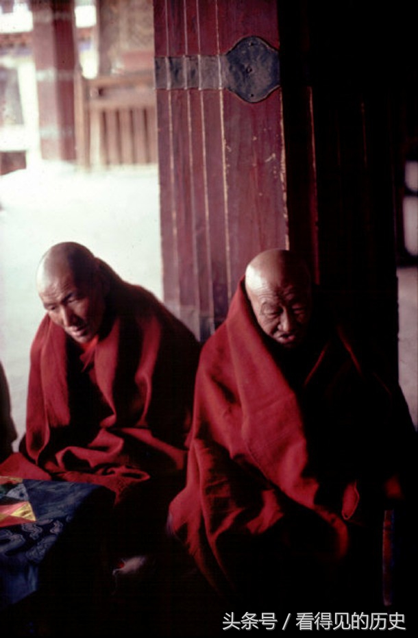 1979�������Ƭ ������Ӱʦ��ͷ�µ�����-3.jpg