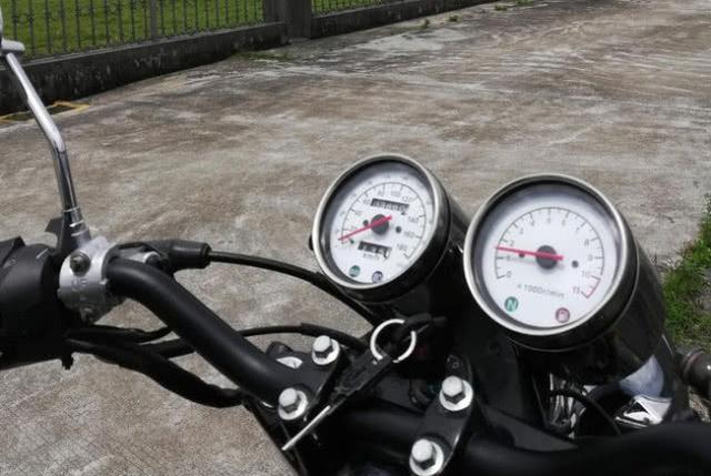 �������临��Ħ�У�400cc�������ABS�����ڸ�װ���ܻ�ӭ��2��Ԫ-5.jpg