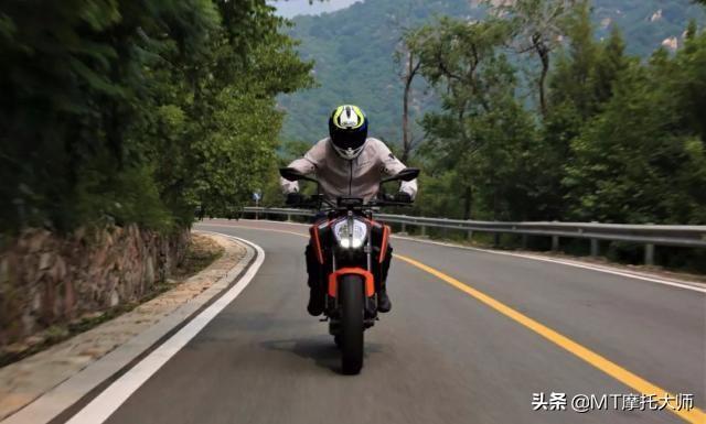 ���׺û���˫��ǿ��KTM390��ս����400�����390����������û��-8.jpg