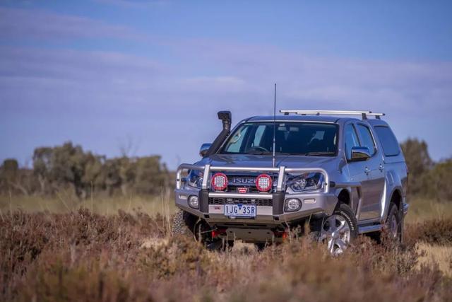 ISUZU D-MAX ¸װ-2.jpg