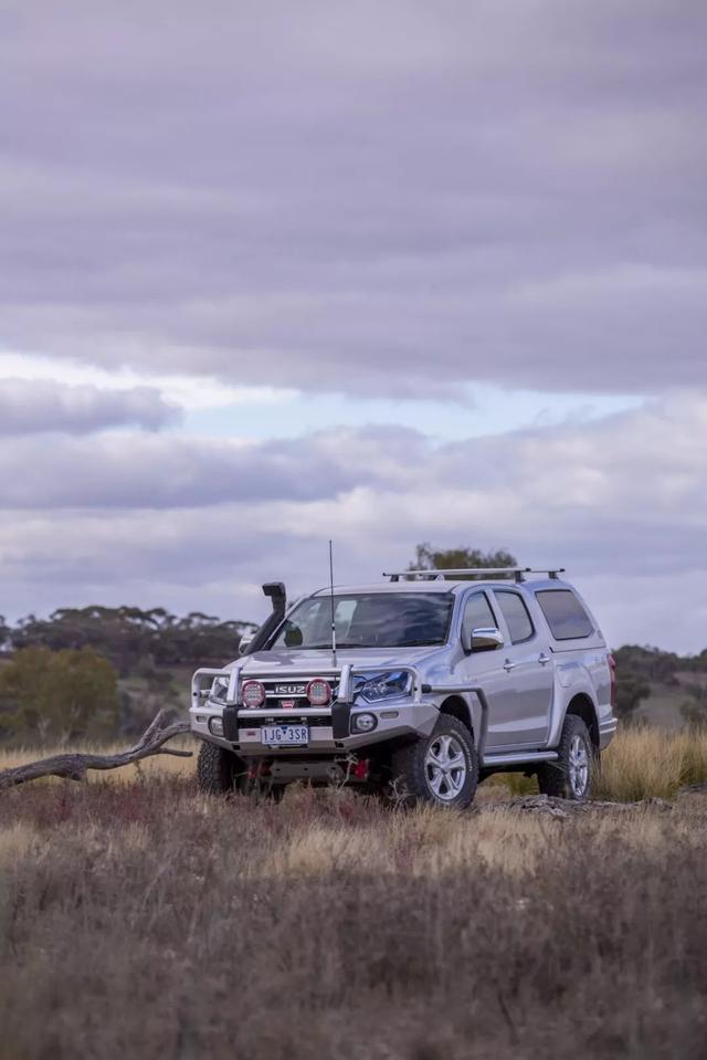 ISUZU D-MAX ¸װ-7.jpg