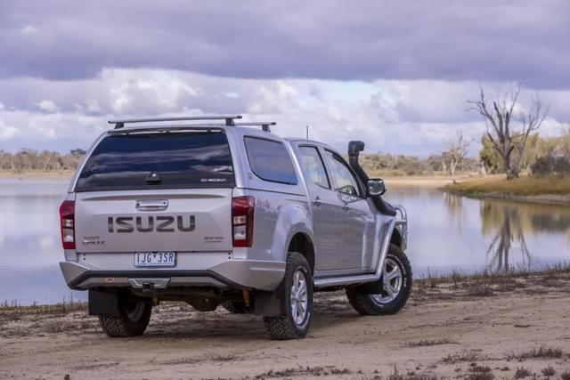 ISUZU D-MAX ¸װ-8.jpg