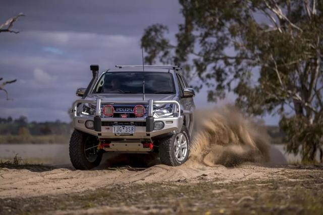 ISUZU D-MAX ¸װ-9.jpg