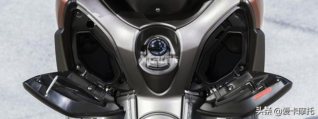 û�����ֻ�и��� ������XMAX300�Ա�BMW C400X-17.jpg