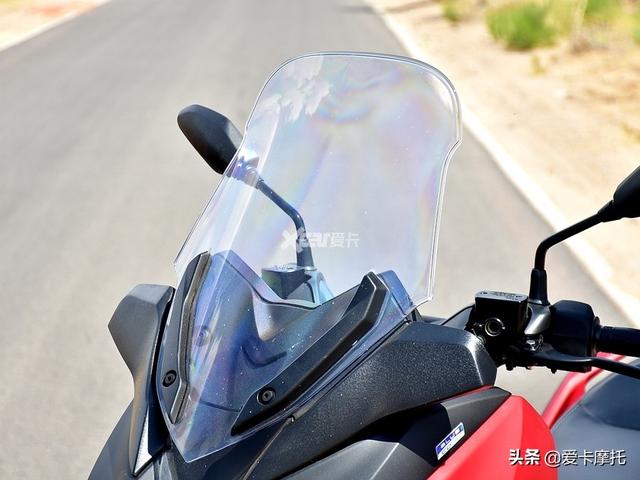 û�����ֻ�и��� ������XMAX300�Ա�BMW C400X-19.jpg