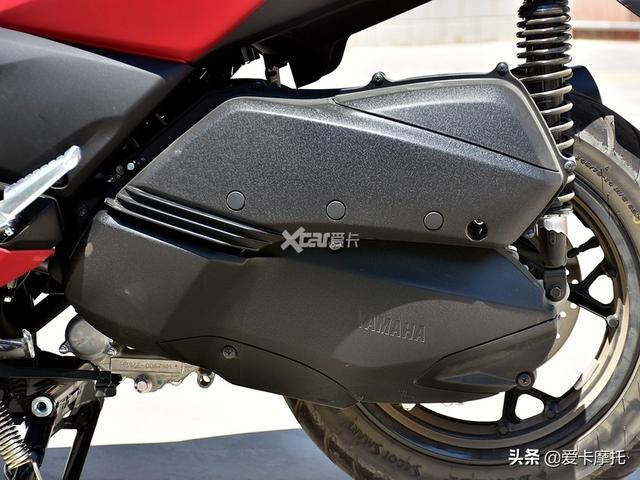 û�����ֻ�и��� ������XMAX300�Ա�BMW C400X-26.jpg