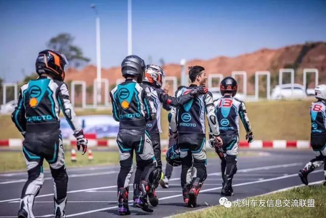 ���������ͻ�����ʿ֮�������� ����Ħ�� 250NK��������վ����ƪ-8.jpg