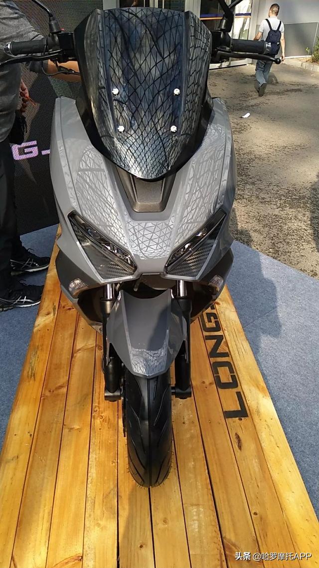 23800Ԫ��"�ſ�����" ����300i V MAX�ۼ۹���-3.jpg