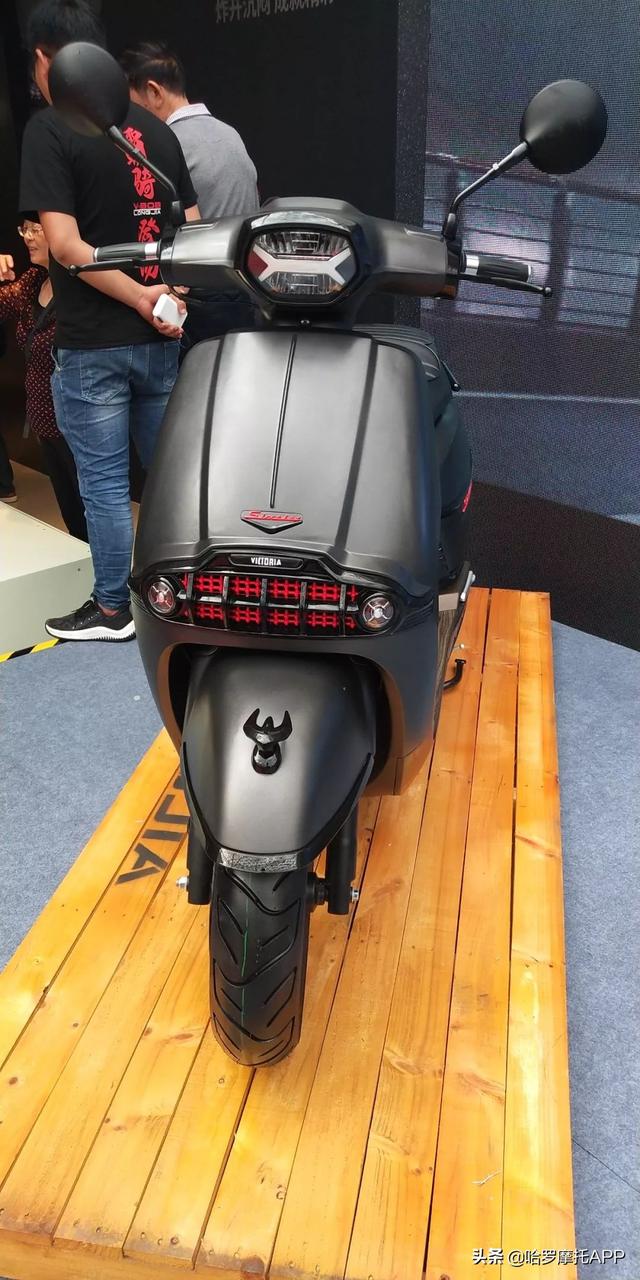 23800Ԫ��"�ſ�����" ����300i V MAX�ۼ۹���-10.jpg