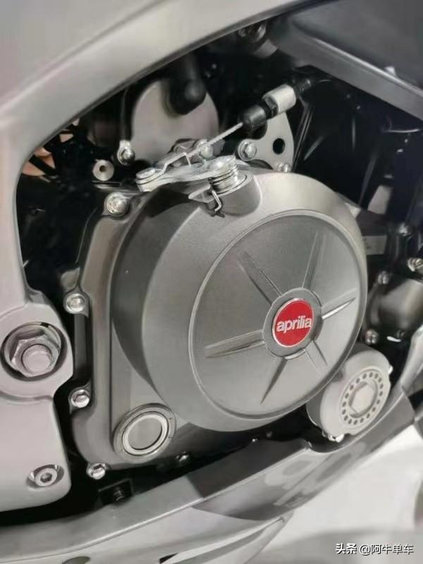 ����������Ħ�������𺳷���GPR250��SR MAX250-3.jpg