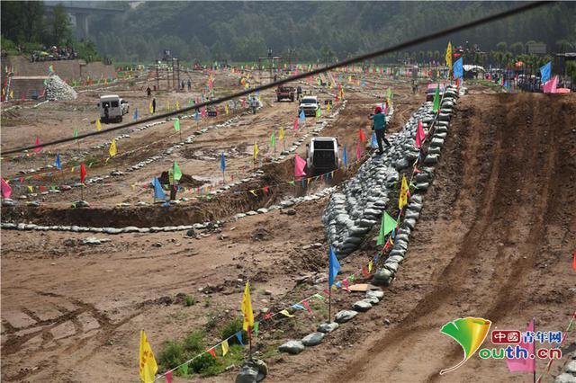 ɽȪԽҰרҵ鿪 20̨4ִ̨յ-7.jpg