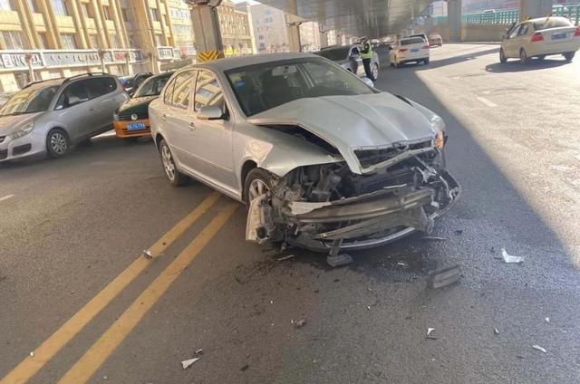 ���ͺ����к���·����������һ��������� ���ߵ�ͷ �����ͷײ�˸�ϡ��...-2.jpg