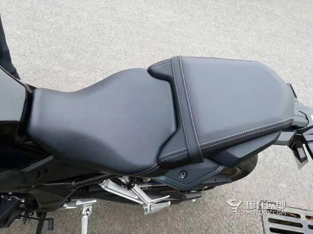 �Լݱ��棺�ۼ�105800Ԫ����ӹ���ϵı���CB650R-8.jpg