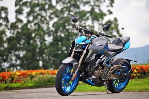 ����֮��  �����ĵ�����    300���ֳ�Ħ�У�-4.jpg