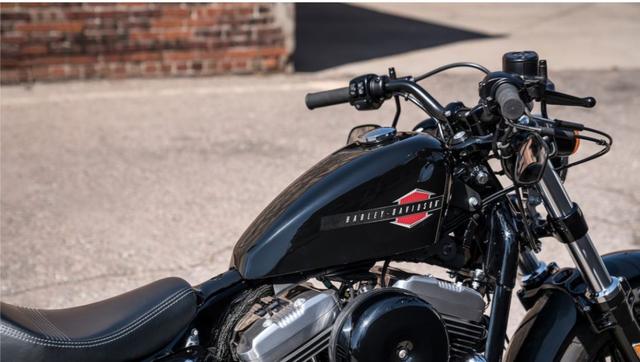 ÿ��֮�� ���� ���״�άɭ FORTY-EIGHT �˶��� Ħ�г�-12.jpg